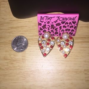 Betsey Johnson Red/white pearl stud post heart earrings ❤️